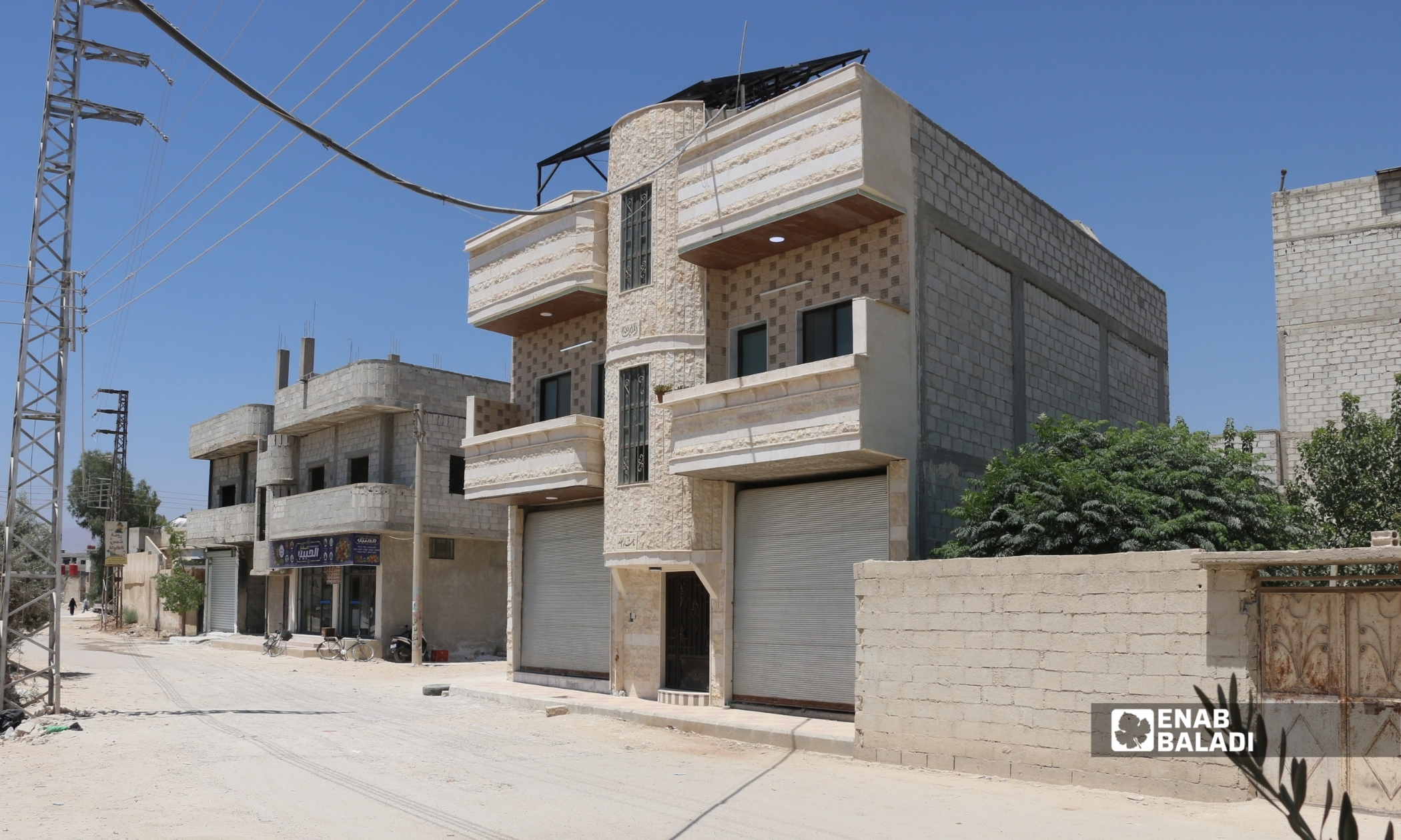 الطريق الوسطاني بداريا الممتد من ساحة شريدي إلى جامع الفارس - 8 آب 2026 (عنب بلدي - محمد مشمشتين)