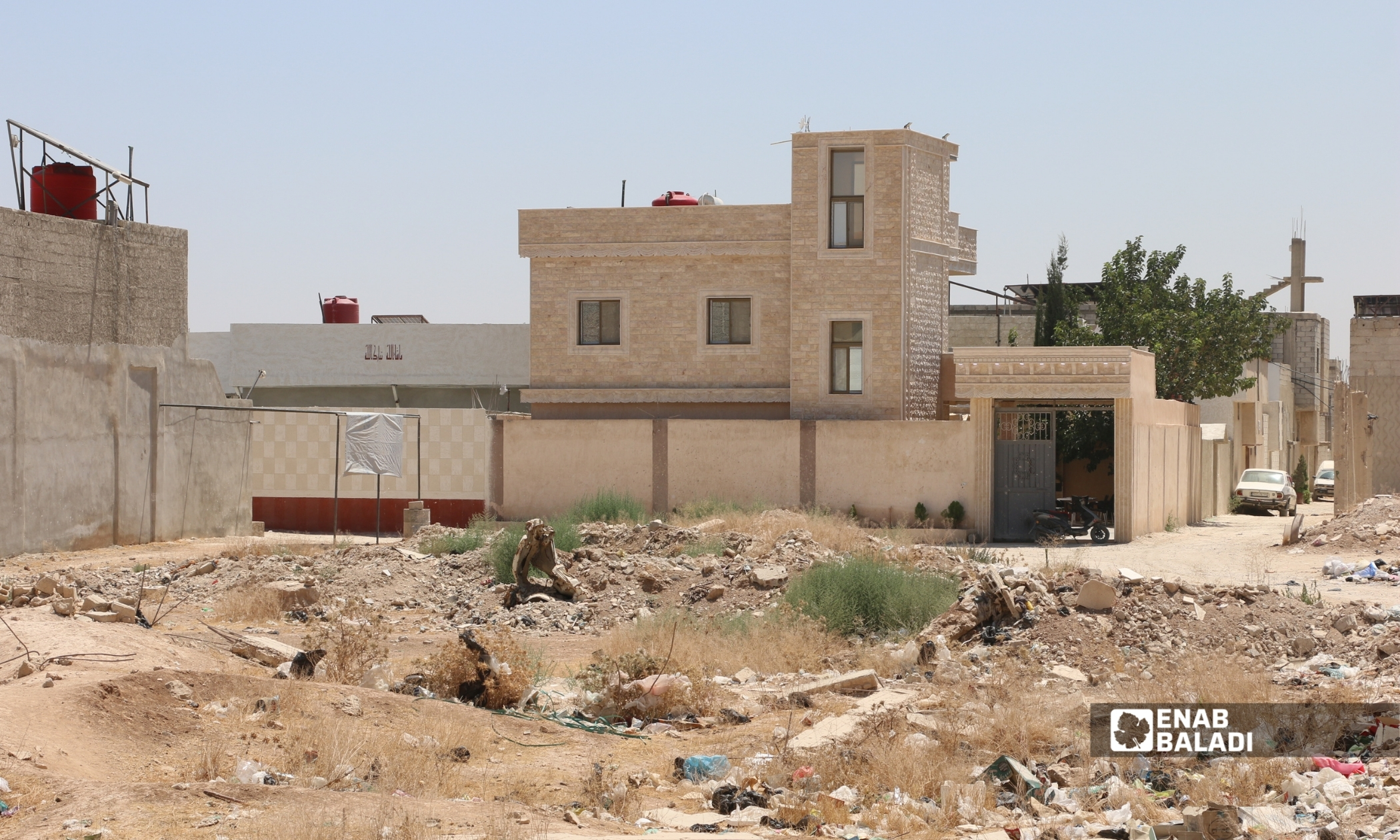 الطريق الوسطاني بداريا الممتد من ساحة شريدي إلى جامع الفارس - 8 آب 2026 (عنب بلدي - محمد مشمشتين)