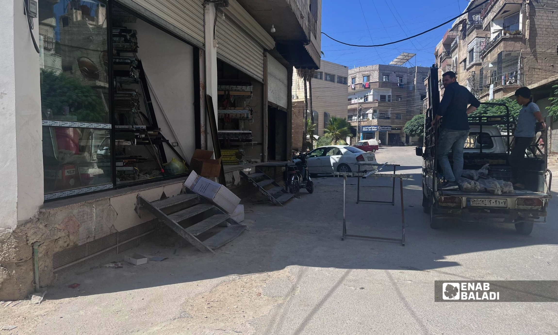 ورش ومحال حرفية ضمن حي سكني في مدينة داريا