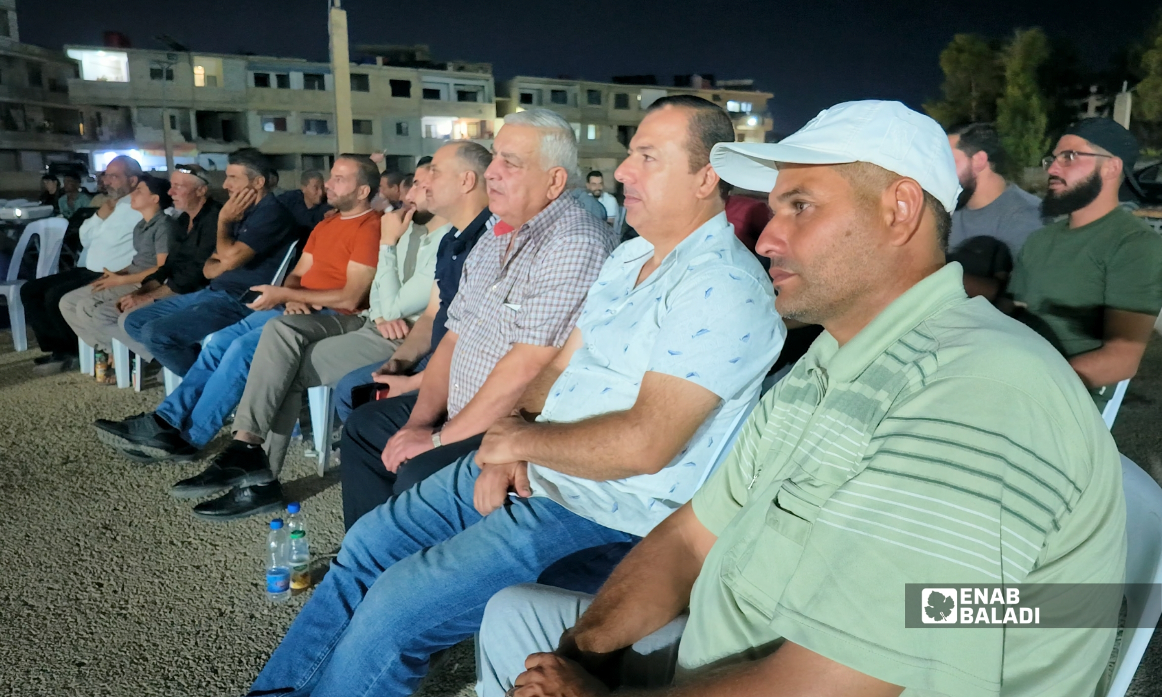 مشاركون في ورشة «بذورنا جذورنا» حول البذار البلدية في داريا