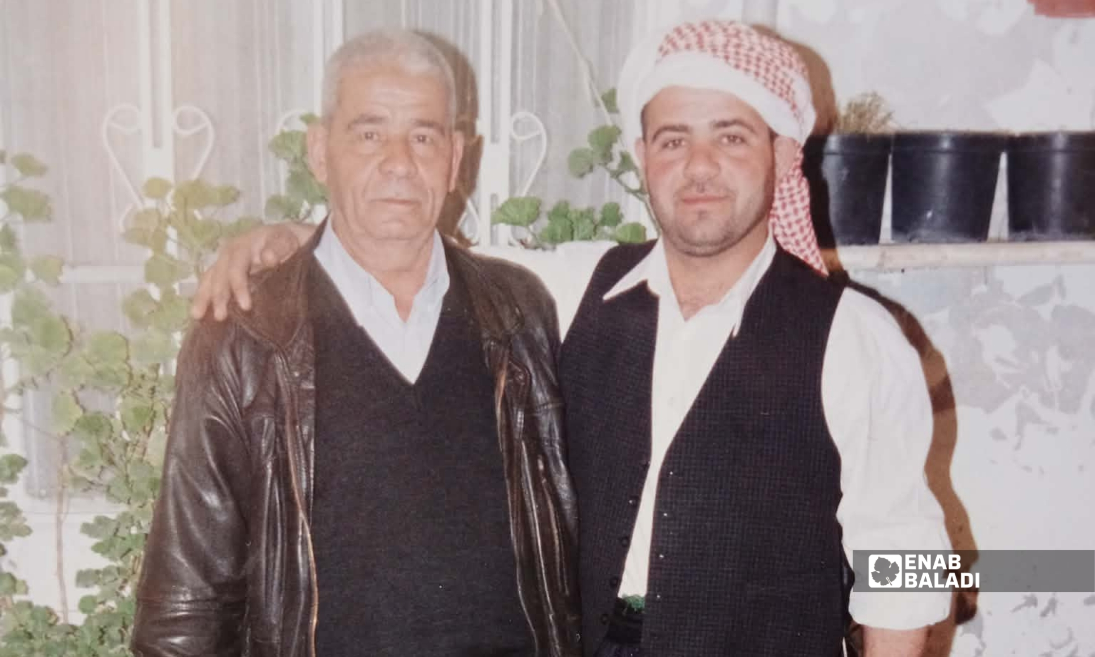 أبو صياح البلاقسي (يمين) وعبد الحميد كامل «أبو محمد» في داريا (عنب بلدي - أرشيف محمد كامل)
