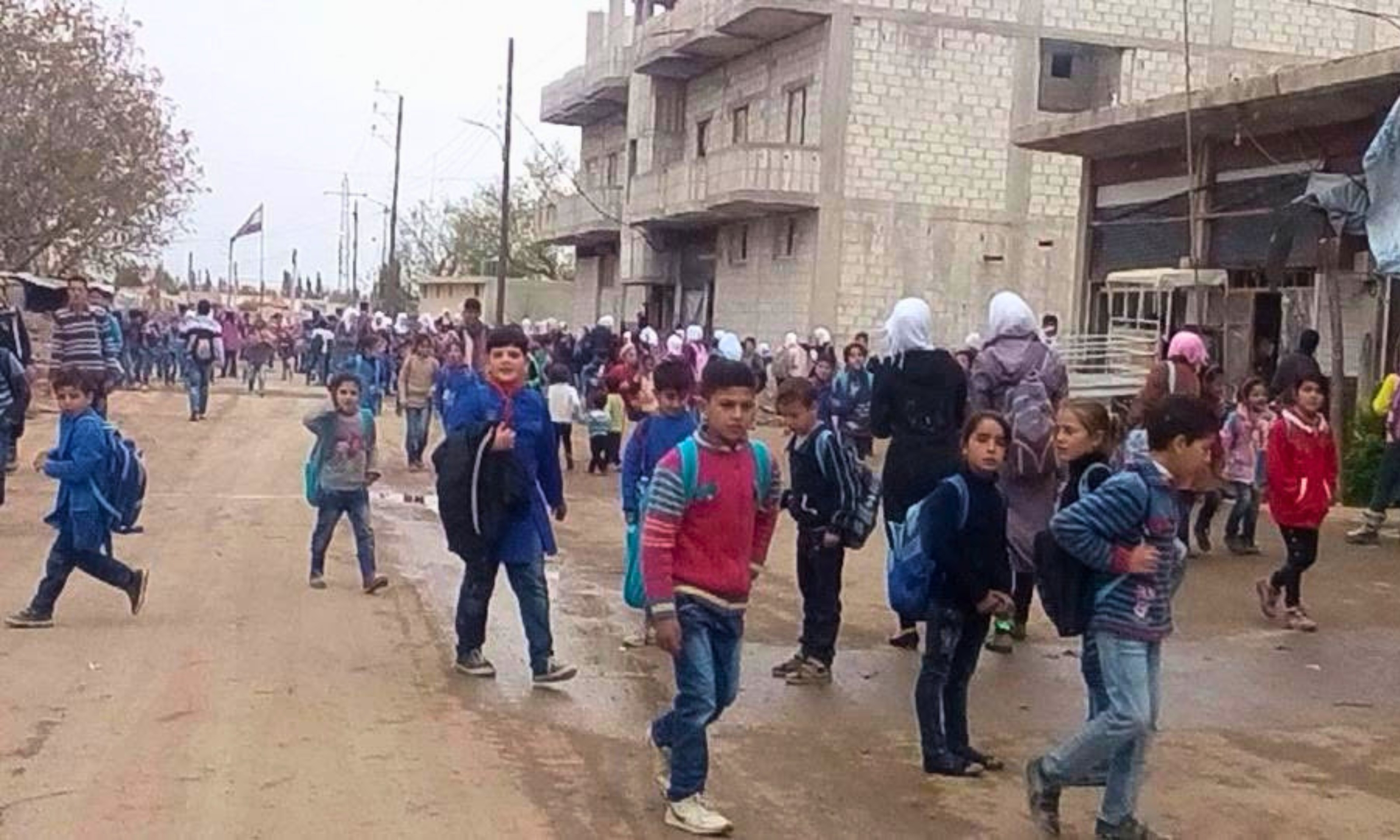 طلاب «مدرسة داريا الشرقية المحدثة» في منطقة الدحاديل في داريا