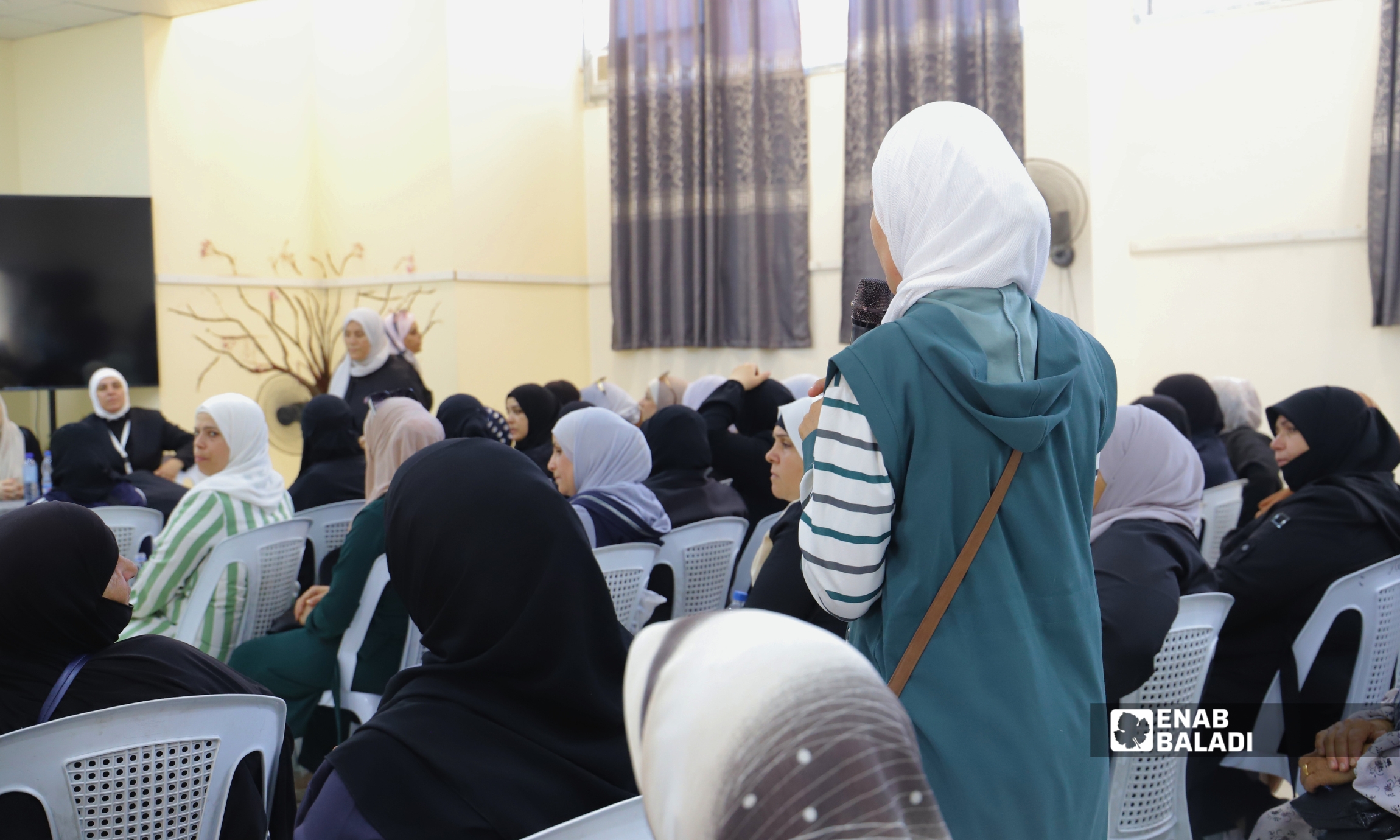 جلسة استماع إلى ناجيات وذوي ضحايا بحضور ممثلين عن الهيئة الوطنية للعدالة الانتقالية في داريا