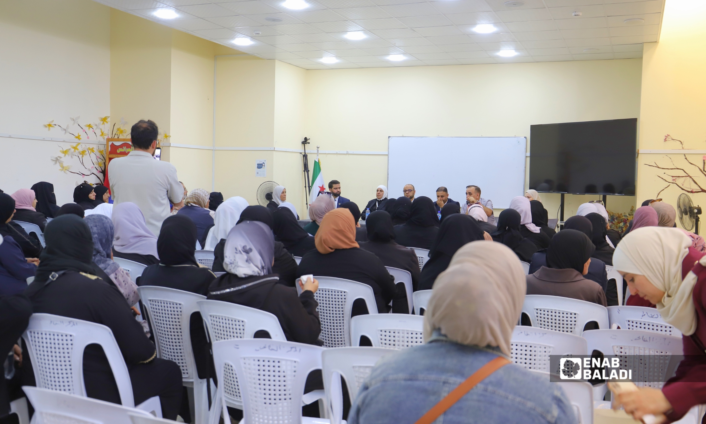جلسة استماع إلى ناجيات وذوي ضحايا بحضور ممثلين عن الهيئة الوطنية للعدالة الانتقالية في داريا
