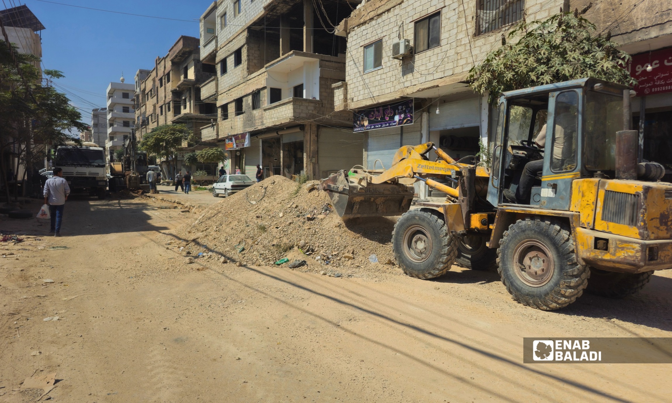 أعمال تمديد خط الصرف الصحي في شارع الوحدة في داريا 