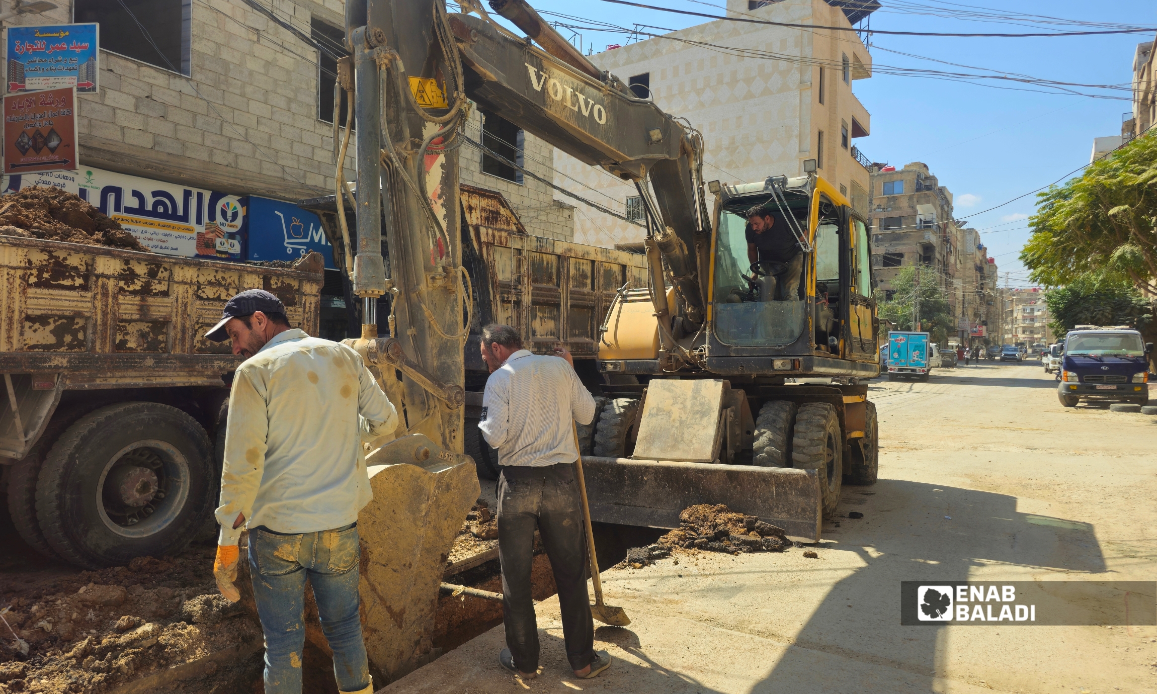 أعمال تمديد خط الصرف الصحي في شارع الوحدة في داريا 