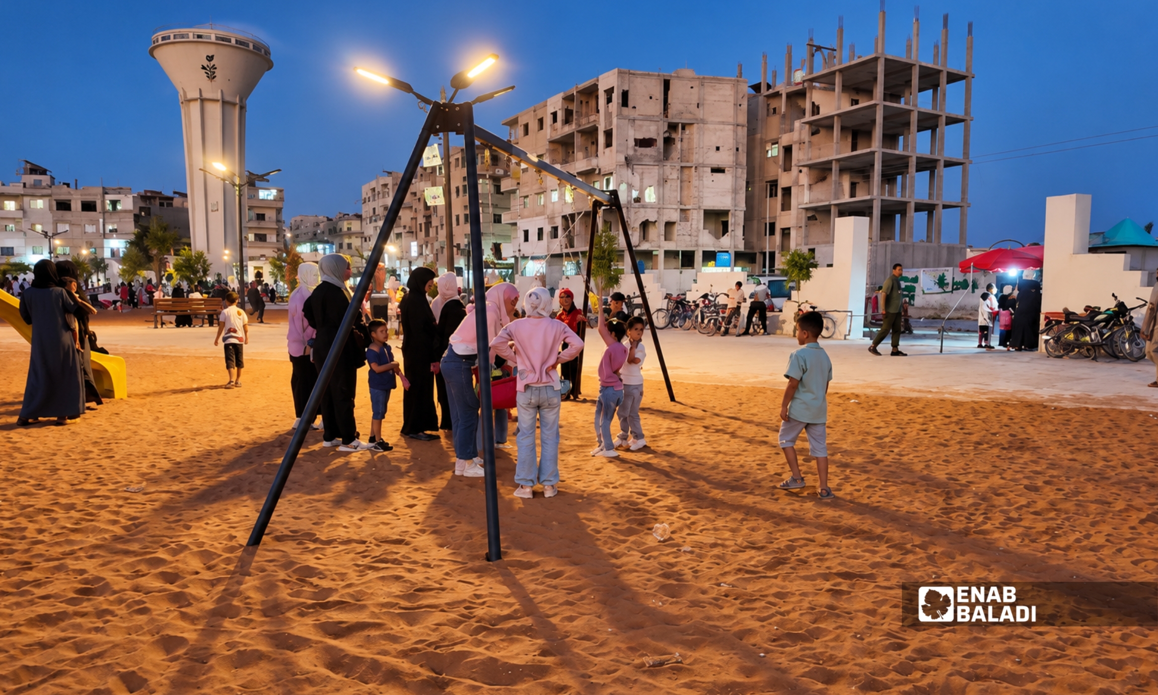 زوار في الحديقة العامة بداريا بعد أيام من افتتاحها 6 أيلول 2026 (عنب بلدي)