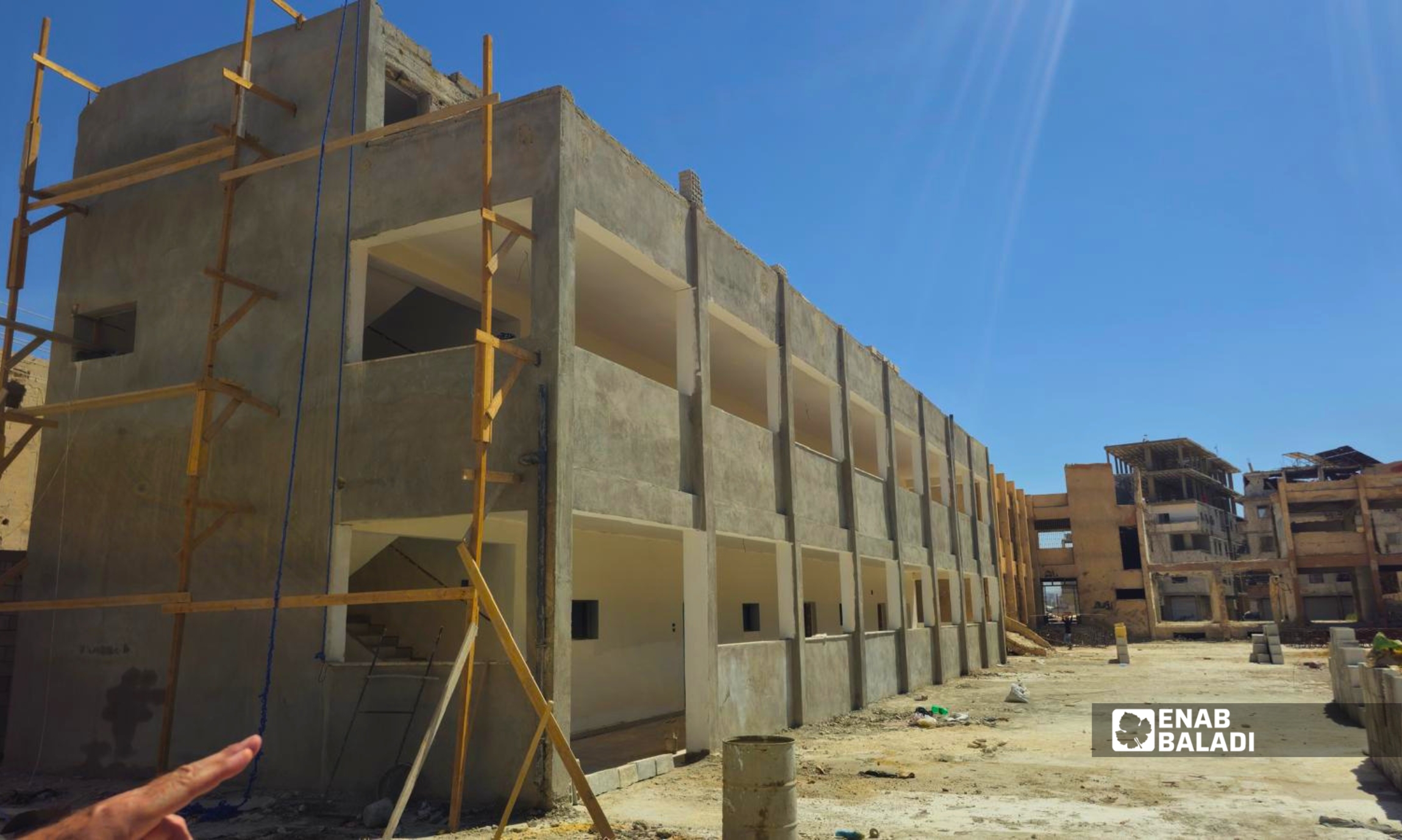 أعمال ترميم مدرسة النكاش الابتدائية في مدينة داريا