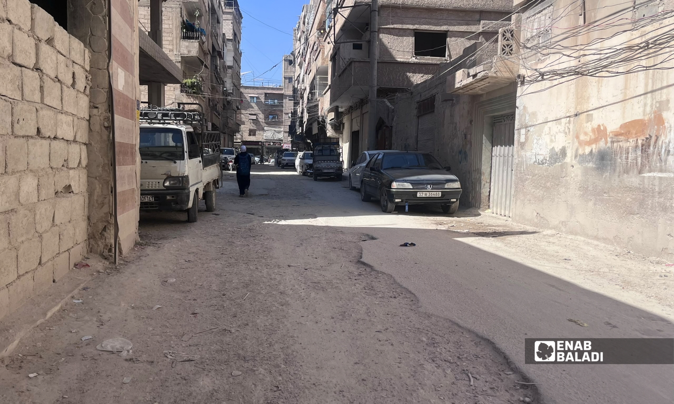 طريق ترابي في إحدى الحارات الداخلية بمدينة داريا
