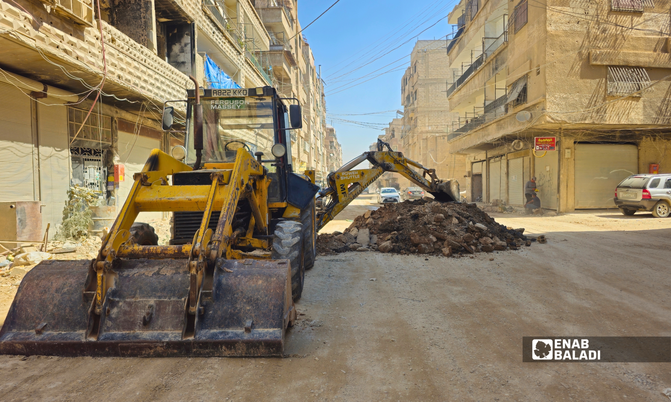 آليات تعمل على تسوية وتأهيل شارع الخولاني في داريا