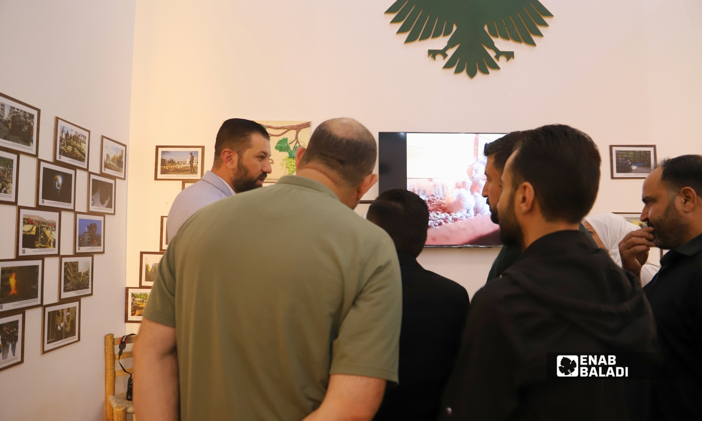زوار داخل جناح ريف دمشق في معرض دمشق الدولي
