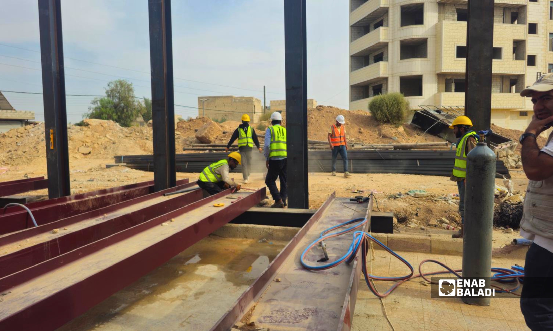 أعمال تأهيل خزان المياه قرب دوار الشهداء في مدينة داريا