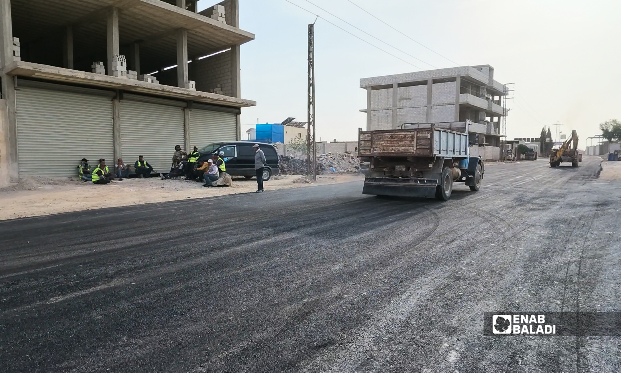 أعمال تزفيت طريق الفصول الأربعة في داريا
