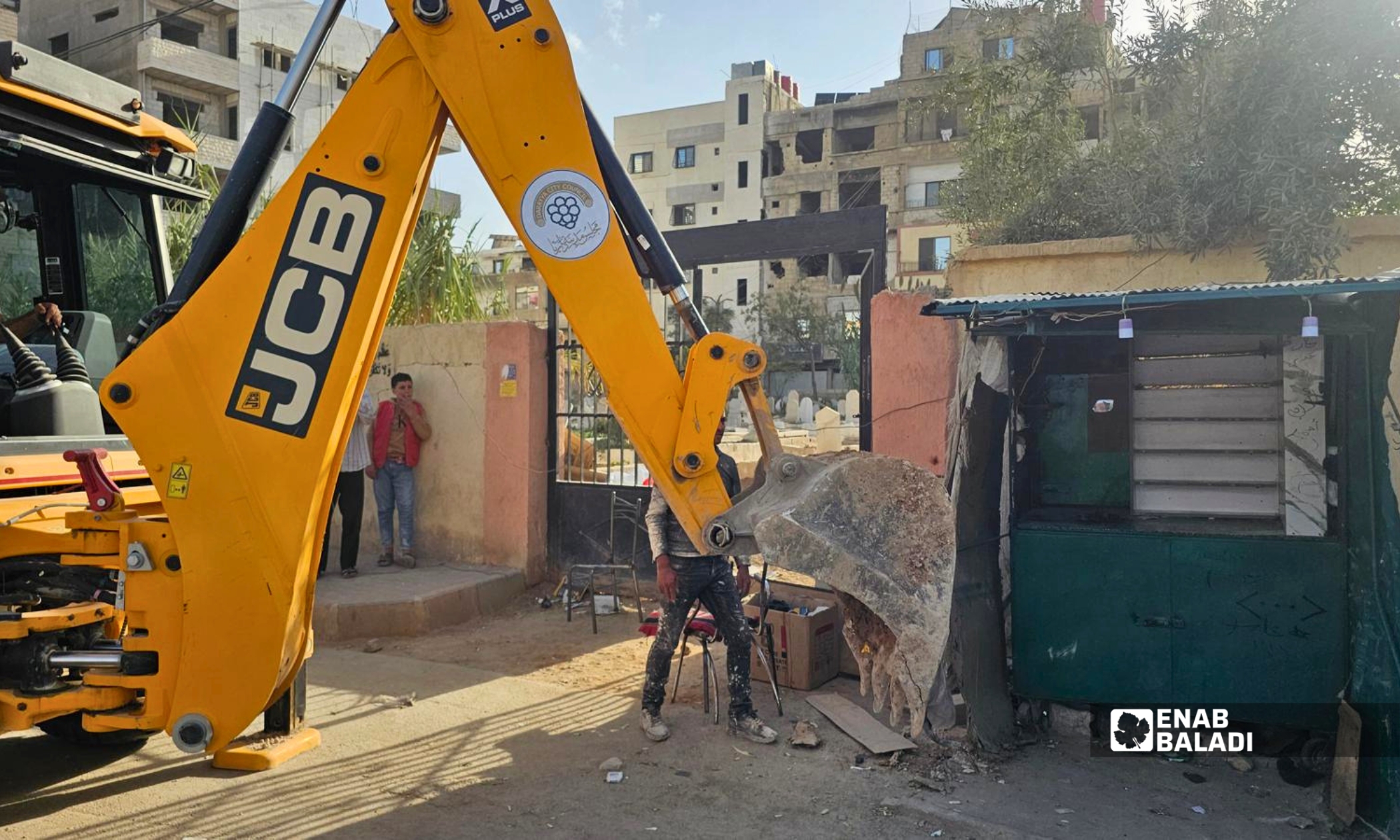 دورية لبلدية داريا لضبط إشغالات الأرصفة أمام المحال التجارية