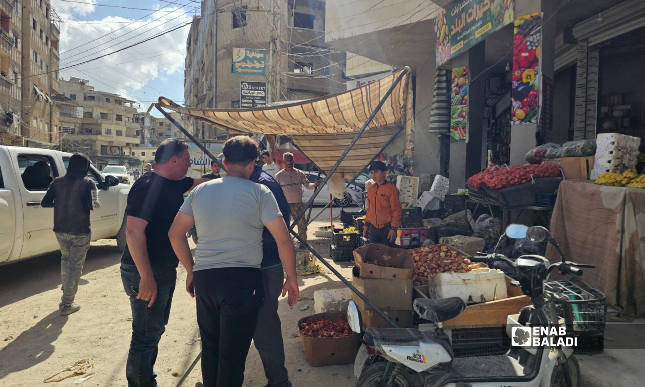 دورية لبلدية داريا لضبط إشغالات الأرصفة أمام المحال التجارية