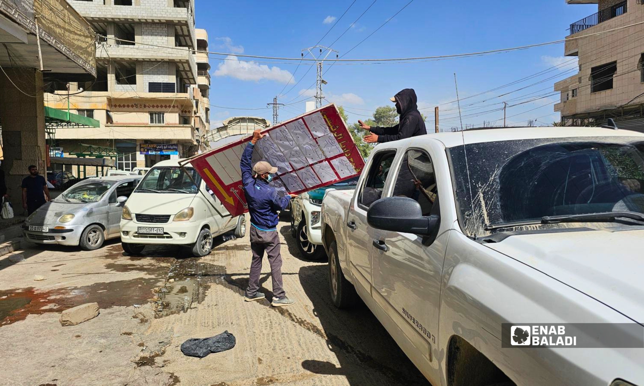 دورية لبلدية داريا لضبط إشغالات الأرصفة أمام المحال التجارية
