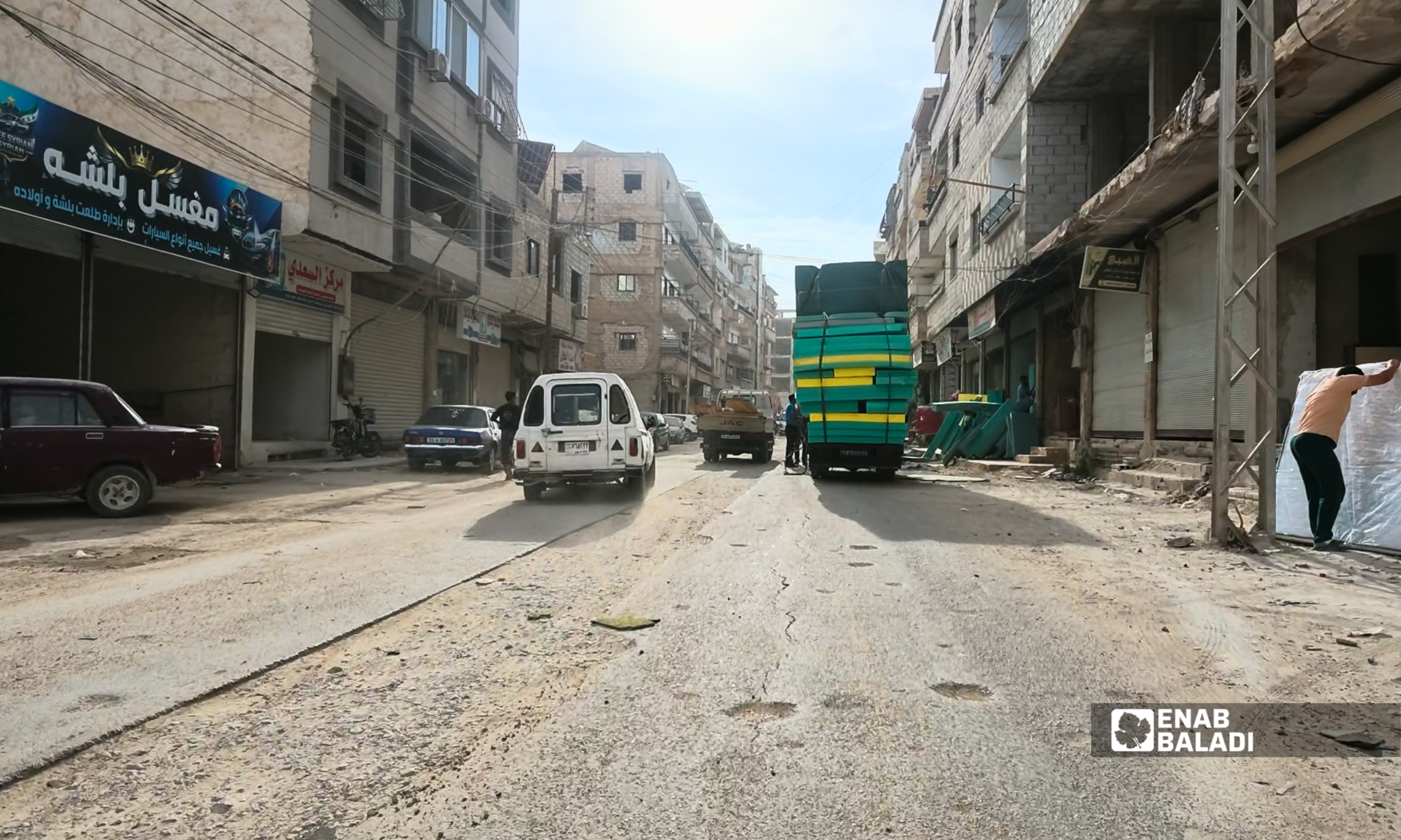 حفر في شارع الوحدة بمدينة داريا