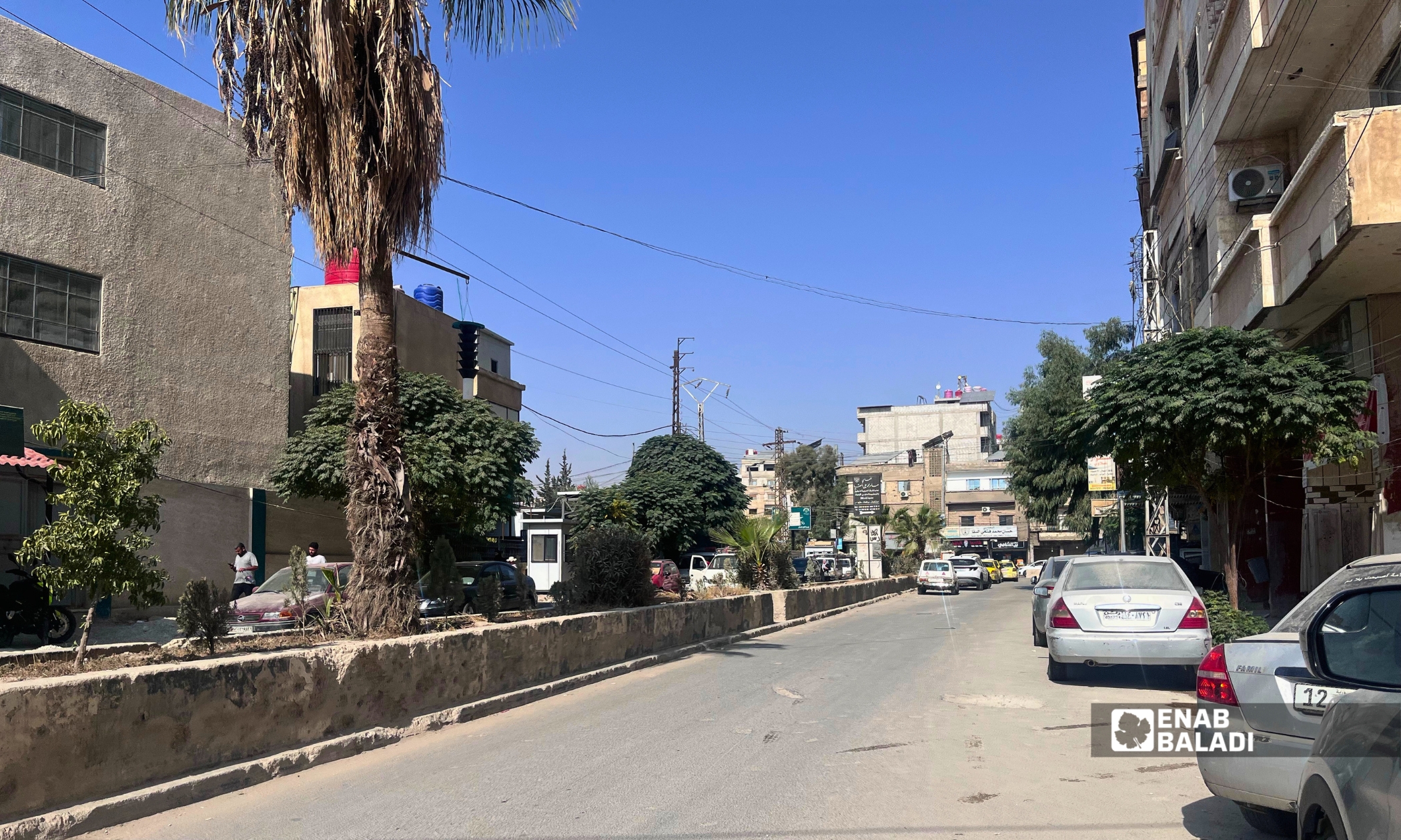 إحدى الحارات الداخلية في شارع البلدية بداريا بعد عودة المياه إلى منازلها