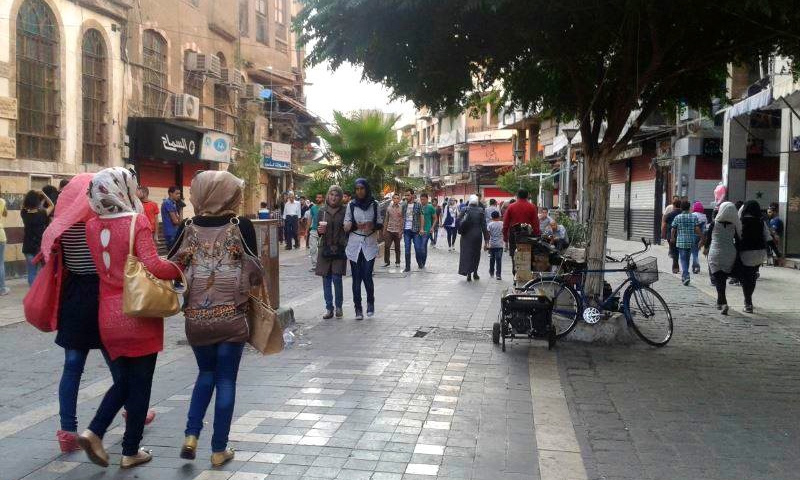 Girls walking in the streets of Old Damascus (Internet)