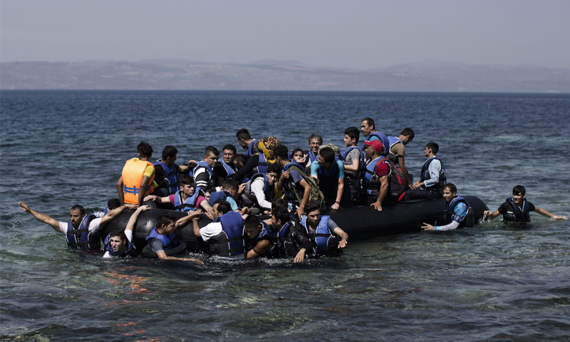 Syrians crossing the sea to get to Greece