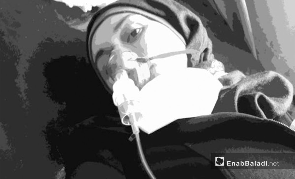 Aya is a victim of the chemical attacks on the town of Khan Shaykhun in rural Idlib - April 2017 (Enab Baladi)