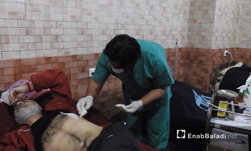 One of Eastern Ghouta’s injured people receiving medical treatment in the Mare’ Healing House in northern Aleppo (Enab Baladi)