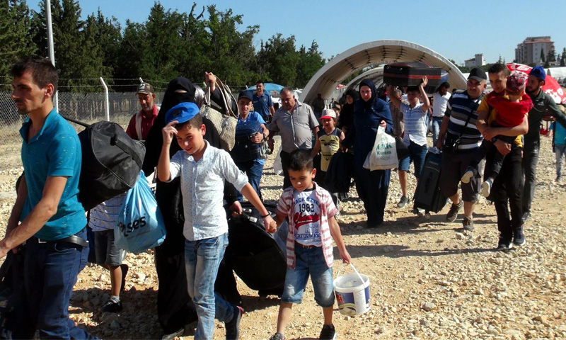 Syrians leave Turkey to Spend the Eid holiday in Syria (CNN)