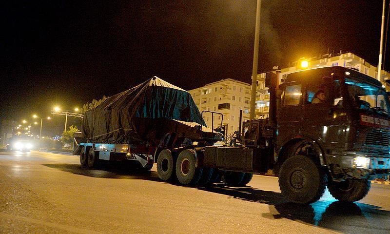 Turkish reinforcements deployed to Syrian borders (Anadolu Agency)