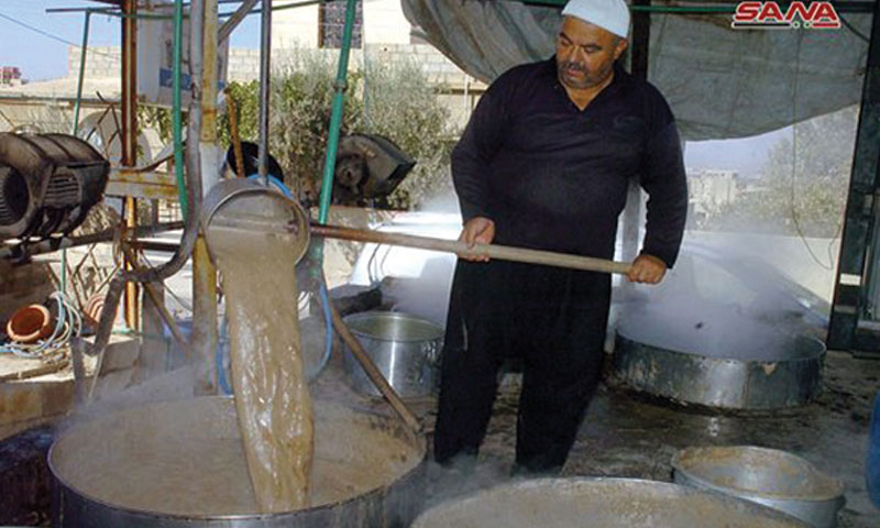 Grape molasses industry in Sweida – September 2018 (SANA)