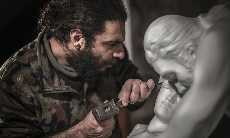 The Syrian sculptor Elias Nouman (Nouman’s Facebook page)                        