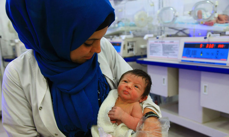 A newborn in the “Amal” Specialized Hospital in Ghandoura, eastern rural Aleppo – October 5 (IDA)