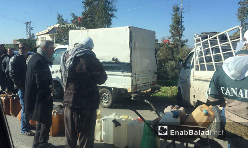 Citizens lining up to get fuel near the al-Kum area near the city of Sweida, southern Syria – March 6, 2019 (Enab Baladi)
