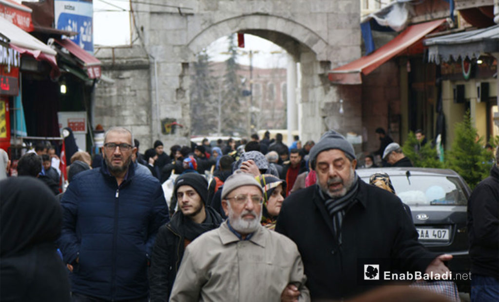 A popular market teeming with Syrian people in Istanbul – February 8, 2017