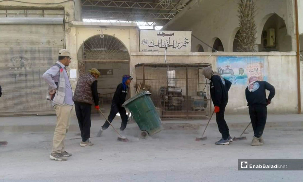Cleaning Raqqa city’s streets on the first days of Ramadan - April 8, 2019 (Enab Baladi)