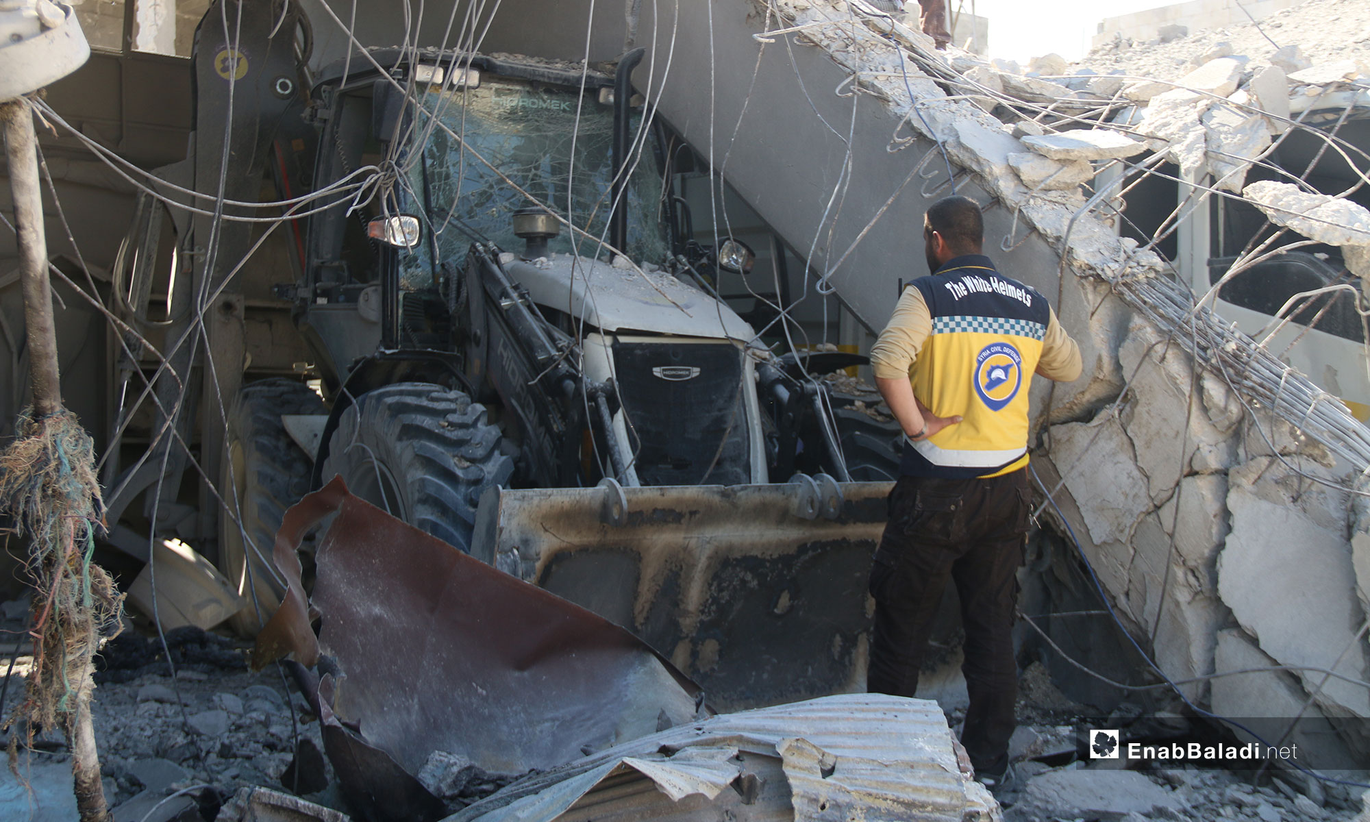 Destruction that befell the Civil Defense Center at the city of Kafr Nabl  - May 13, 2019 (Enab Baladi)