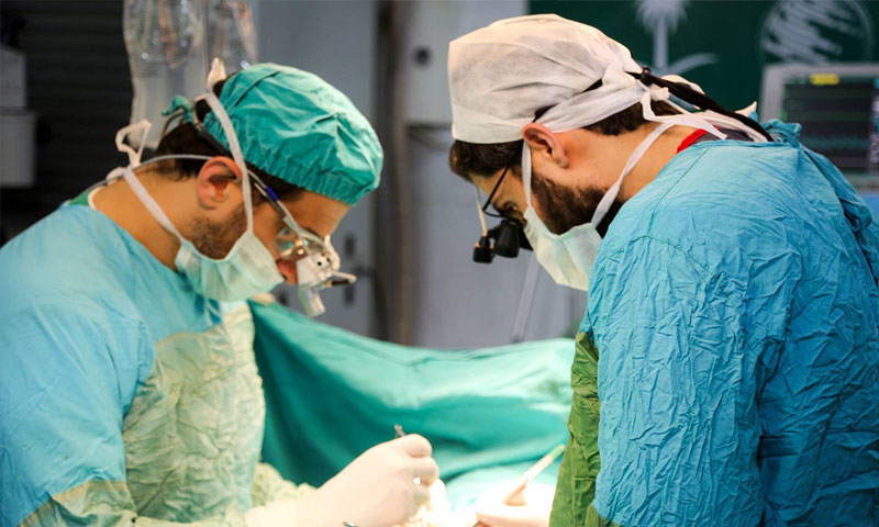 Doctors performing surgery at Bab Al-Hawa Hospital in Idlib, February 2018 (Bab Al-Hawa Hospital)