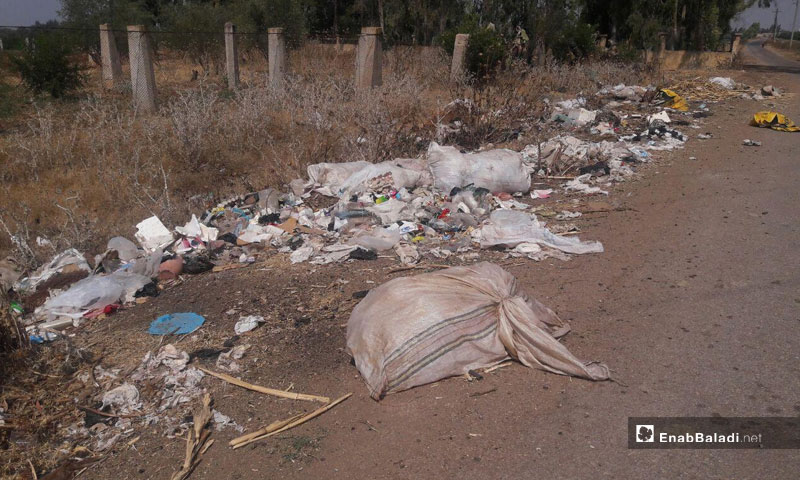 Roadside litter in Tal Shihab, Daraa (Enab Baladi)