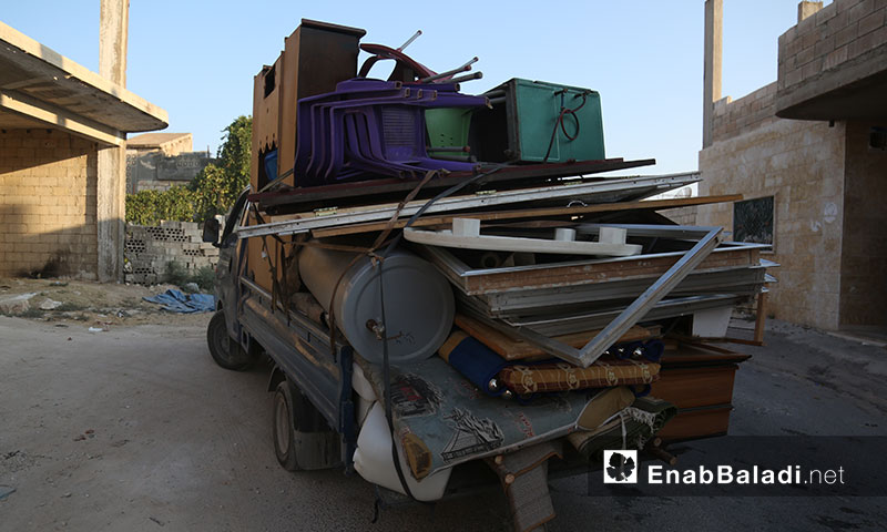 Internally displaced persons return to the villages they escaped undercover of the ceasefire to move furniture from their destroyed houses in southern rural Idlib – September 6, 2019 (Enab Baladi)

