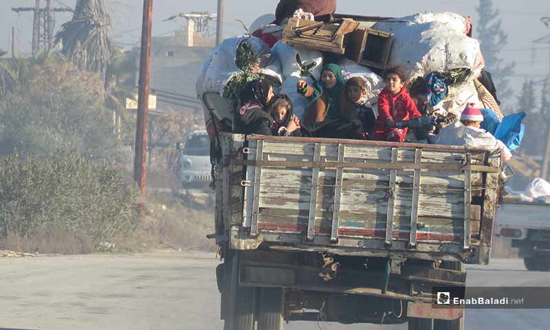 Residents of Maaret al-Numan and its countryside on the exodus –December 2019 (Enab Baladi)