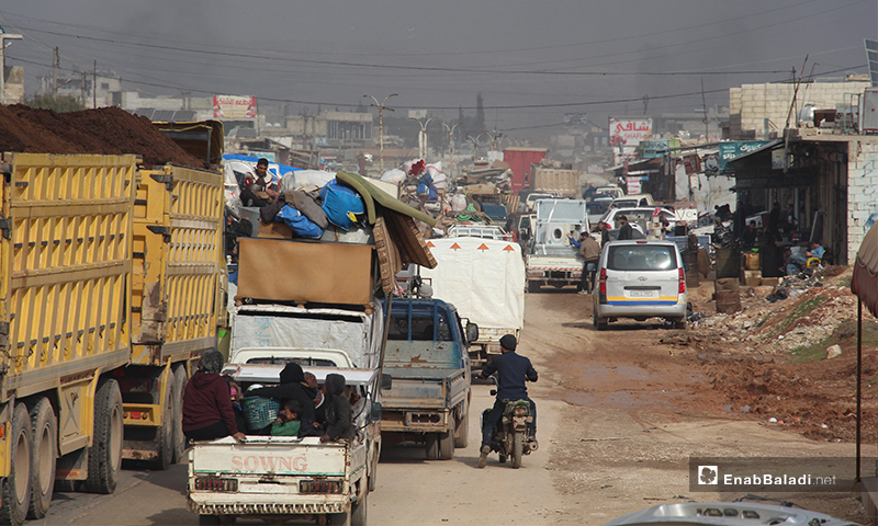 Residents of Jabal Zawiya area are forced to flee towards the Turkish border as a result of  the bombing of the regime forces and Russia -  27 January 2020 (Enab Baladi)
