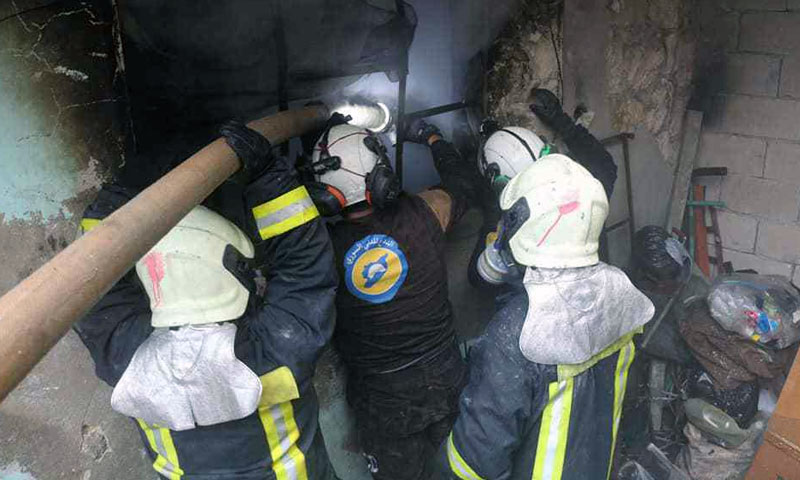 Civil Defense staff put out fires caused by the bombing of the Syrian regime and Russia on Idlib - January 16, 2020 (Civil Defense)