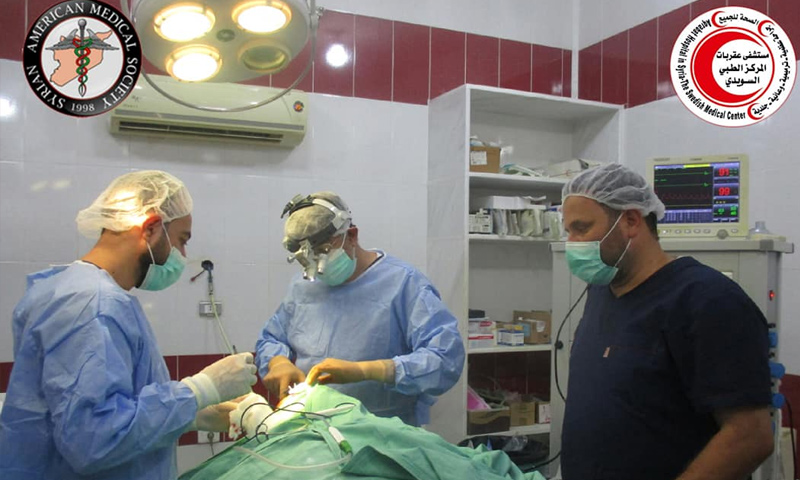 Performing surgery in Aqrabat Hospital in Idlib countryside - 30 July 2018 (Akrabat Hospital Facebook page)