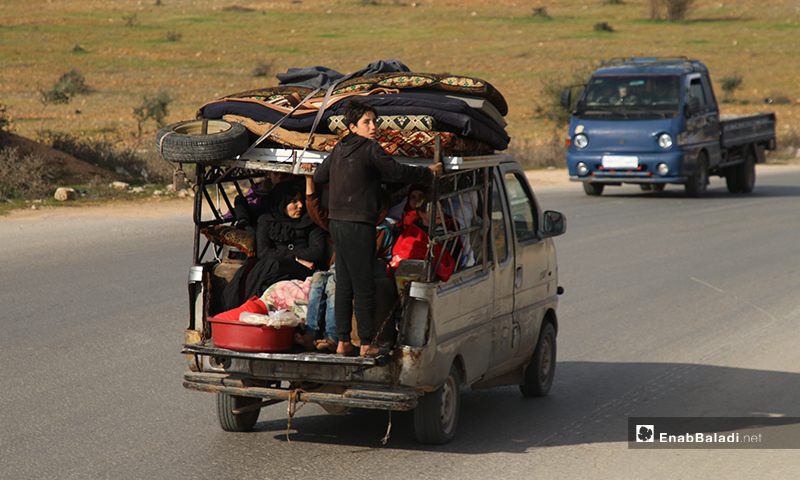 Families displaced from Ariha and Jabal al-Zawiya to the Syrian-Turkish border-28 January 2020 (Enab Baladi)