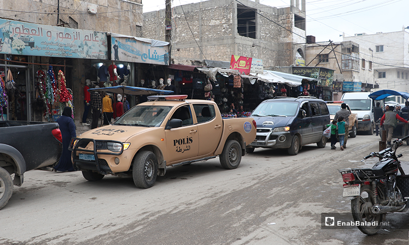 Groups of officers and special forces arrive at Novoteh street in the al-Bab city to break up the social gatherings as part of preventive measures against the novel coronavirus (Covid-19) – 28 March 2020 (Enab Baladi)