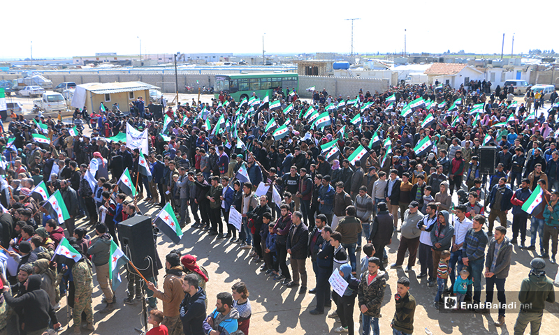 People held demonstrations at the “Bab al-Salameh” border crossing with Turkey, calling for battles to continue against the Syrian regime - 25 February 2020 (Enab Baladi)

