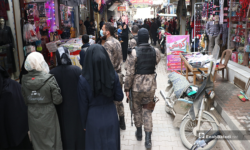 Groups of officers and special forces arrive at Novoteh street in the al-Bab city to break up the social gatherings as part of preventive measures against the novel coronavirus (Covid-19) – 28 March 2020 (Enab Baladi)