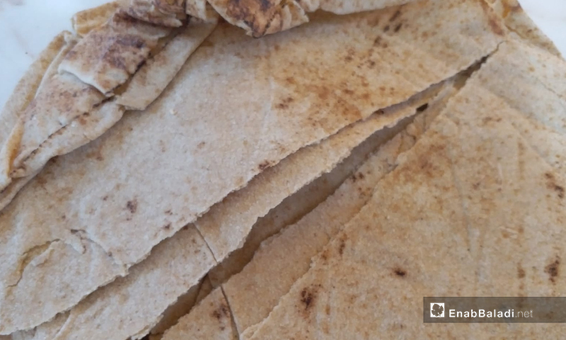Low-quality bread loaves from a bakery in Quneitra province - 29 August 2020 (Enab Baladi)