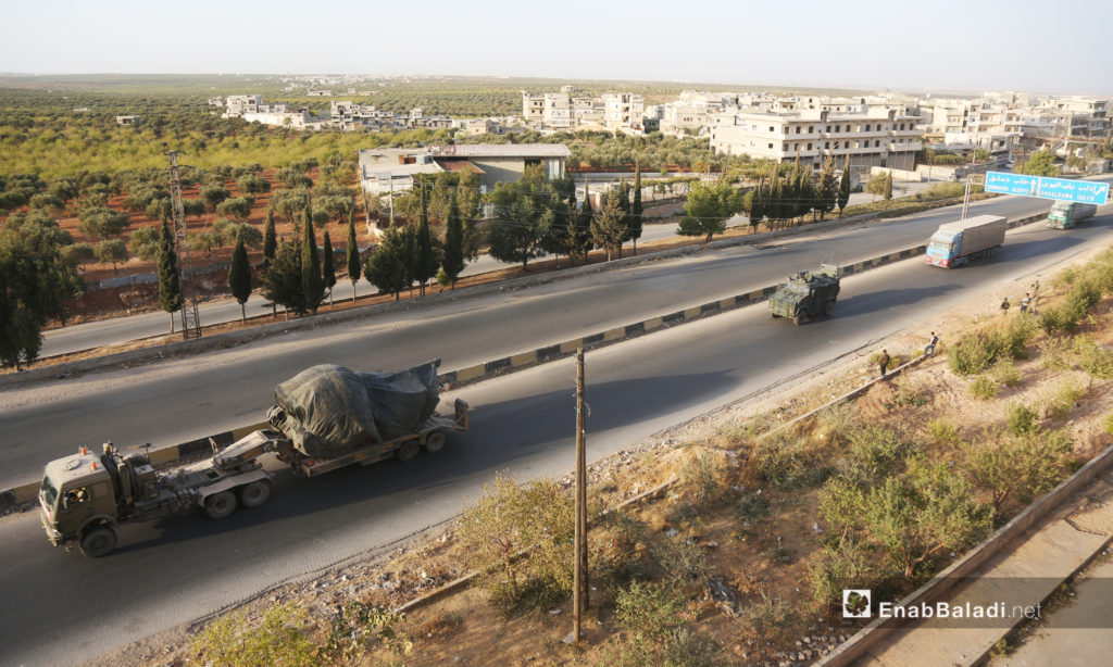 Turkish military vehicles evacuate a military observation post in northern Hama heading to the village of Kokfeen in Jabal al-Zawiya, south of Idlib - 20 October 2020 (Enab Baladi / Yousef Ghuraibi)