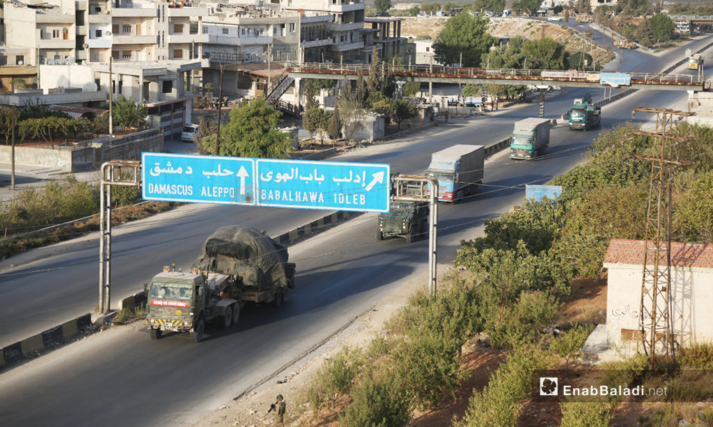 Turkish military vehicles evacuate a military observation post in northern Hama heading to the village of Kokfeen in Jabal al-Zawiya, south of Idlib - 20 October 2020 (Enab Baladi / Yousef Ghuraibi)