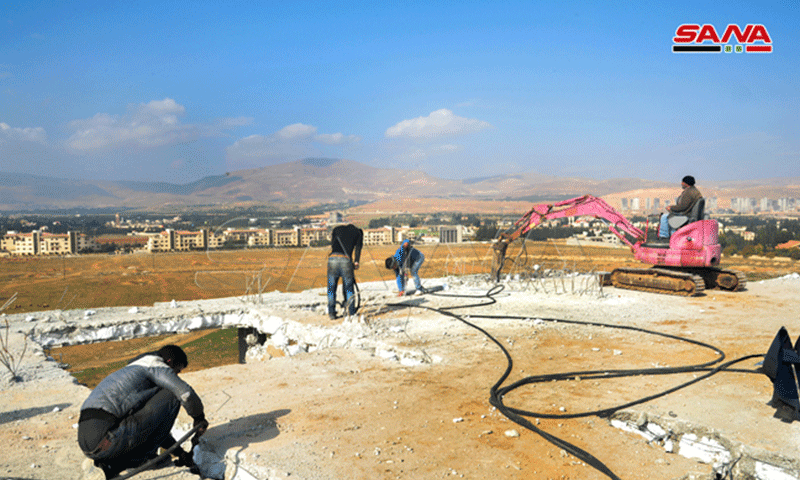 Rif Dimashq province removes building violations in al-Sabboura town - 04 December 2020 (SANA)